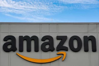 Rusia mendenda Amazon atas kandungan terlarang buat kali pertama